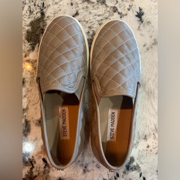 ECENTRCQ Steve Madden - Picture 1 of 6